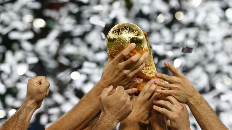 عدّ تنازلي لمونديال 2026: نسخة تاريخية بثوب جديد وآمال مغربية متجددة لتكرار ملحمة قطر
